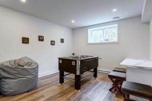 Khu vực ghế ngồi tại Chalet Rivage SPA & Games Ski Montcalm