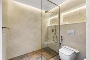 Luxury Apt DIFC, XL Layout, Pool, Gym, Skyline Viewにあるバスルーム