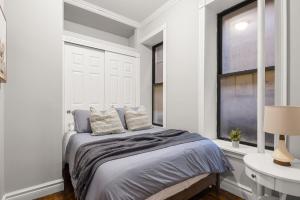 Gallery image of Stylish Escape Modern 2BR Condo on Prince Street in New York