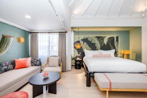 Postel nebo postele na pokoji v ubytování Davinia Hua Hin Resort