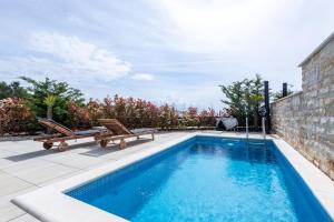 Hồ bơi trong/gần Luxury apartment 33