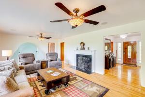 Gallery image of Inviting Waynesville Home Near Main St Shops in Waynesville