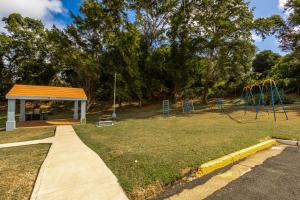 Vrt pred nastanitvijo Lovely 2-2 Condo with the best view of Puerto Rico
