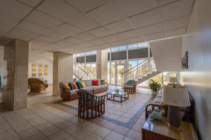 Predel za sedenje v nastanitvi Lovely 2-2 Condo with the best view of Puerto Rico