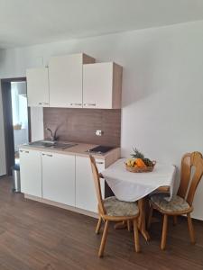 Gallery image of Apartments Dalmacija in Podstrana