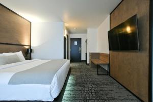 Televiisor ja/või meelelahutuskeskus majutusasutuses AX Hotel