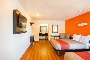 Gallery image of Economy Hotel Kansas City in Blue Springs