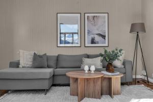 Posezení v ubytování Amazing Tromsø city apartment with free parking and lovely city views!