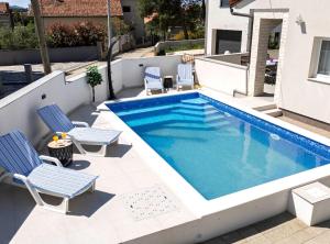 Bazén v ubytování Holiday Home Sea nebo v jeho okolí