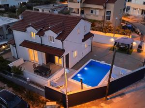Bazén v ubytování Holiday Home Sea nebo v jeho okolí