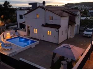 Bazén v ubytování Holiday Home Sea nebo v jeho okolí