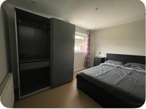 Gallery image of House in Timperley near Manchester Airport in Timperley +6 photos