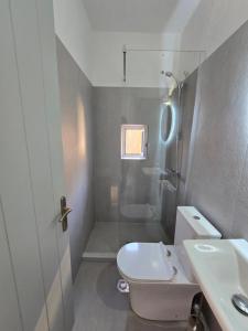A bathroom at Koukouapartments & Suites