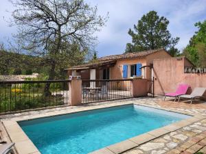 Bazén v ubytování 1 Chambre piscine commune et 1 Gite piscine privée La Sauvasse nebo v jeho okolí