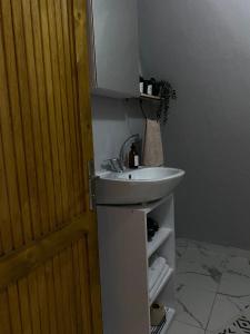 Η κουζίνα ή μικρή κουζίνα στο Anderhana bungalov +10 φωτογραφίες