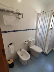 Um banheiro em Hotel Covilhã Jardim