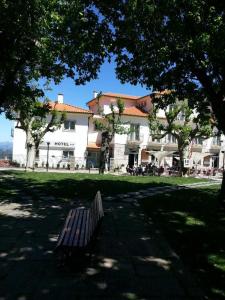 Um jardim em Hotel Covilhã Jardim