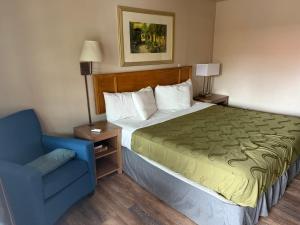 Postel nebo postele na pokoji v ubytování Adobe Inn Durango