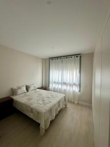 Ένα ή περισσότερα κρεβάτια σε δωμάτιο στο Private room and bathroom in luxury complex