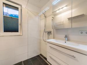 Koupelna v ubytování Sonnenhaus + 31 fotografií