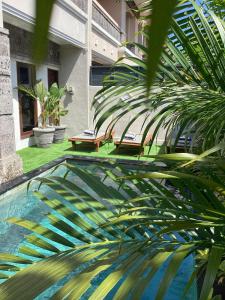 Vườn quanh Villa MARIE - KUTA - 6 Bedroom 4 Bathroom Villa - Great Location ! +17 ảnh