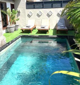 Hồ bơi trong/gần Villa MARIE - KUTA - 6 Bedroom 4 Bathroom Villa - Great Location !