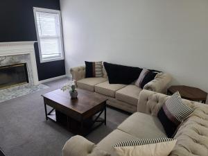 Gallery image of Spacious Family-Ready 4BR with Pool and Office in East Hartford