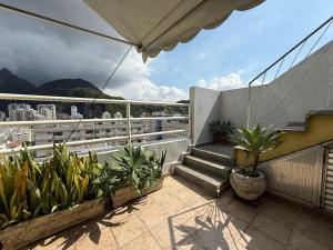 En generel udsigt til bjerge eller udsigt til bjerge taget fra lejligheden