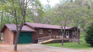 Gallery image of Two Rivers Lodge in Bryson City