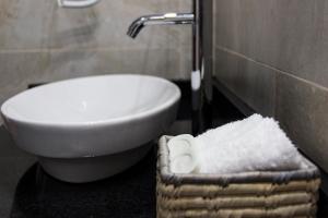 Ένα μπάνιο στο Illa Hotel