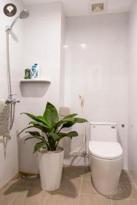 Ένα μπάνιο στο Opal Luxe Serviced Apartment