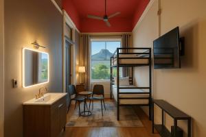 Μια τηλεόραση ή/και κέντρο ψυχαγωγίας στο The Well Hotel & Taproom