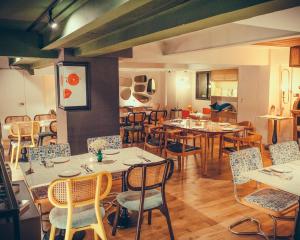 Sacha's Hotel Uno餐厅或其他用餐的地方
