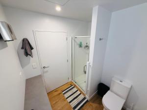 Koupelna v ubytování Private Room in Modern Apartment