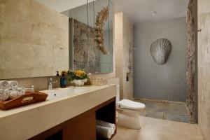 Koupelna v ubytování Vinila Villas by Nakula + 36 fotografií