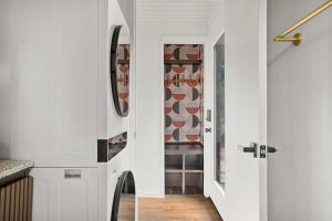 Foto dalla galleria di Stylish Romantic A Frame with Scenic Views Fireplace a Running Springs