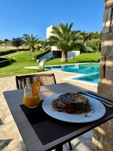 Bazén v ubytování Possidi Hiliadou Boutique Resort nebo v jeho okolí