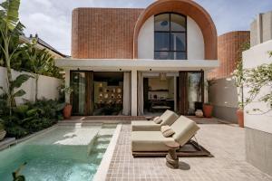 Hồ bơi trong/gần Bedouin House Pererenan