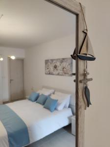 Voodi või voodid majutusasutuse Marsaxlokk 2BR Apartment - Quiet Coastal Escape toas