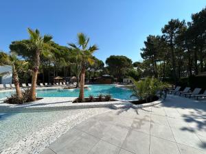 Bazén v ubytování Dune Prestige & Chalets nebo v jeho okolí
