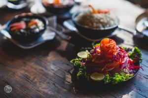 Eten bij of ergens in de buurt van het hotel

