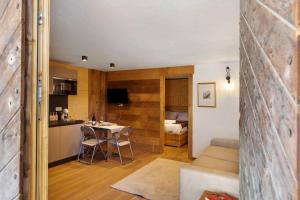 Μια τηλεόραση ή/και κέντρο ψυχαγωγίας στο Studio Entrèves