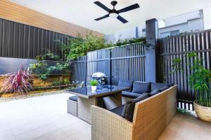 Husky Sands I Pet Friendly I 5 Mins Walk to Beach的休息区