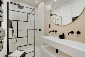 Kúpeľňa v ubytovaní Charming apartment - 1BR-4P - AC - Marais