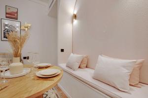 Posedenie v ubytovaní Charming apartment - 1BR-4P - AC - Marais