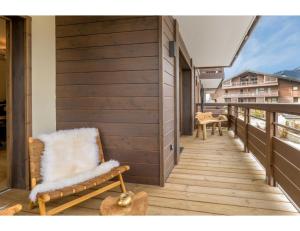 Balkón alebo terasa v ubytovaní Luxurious 4-room with pool, gym, spa and parking