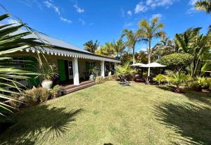 Κήπος έξω από το Villa Emeraude Montvert - classée 4 étoiles, climatisée avec piscine