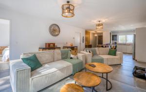 Χώρος καθιστικού στο Gorgeous Home In Semussac With Wifi