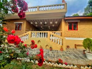 ระเบียงหรือลานระเบียงของ Vaikunth Mudhouse, A Heritage Boutique Homestay +26 ภาพ
