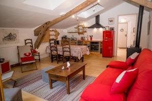 Η κουζίνα ή μικρή κουζίνα στο La Ferme des Andes - Gîte l'Atelier +57 φωτογραφίες